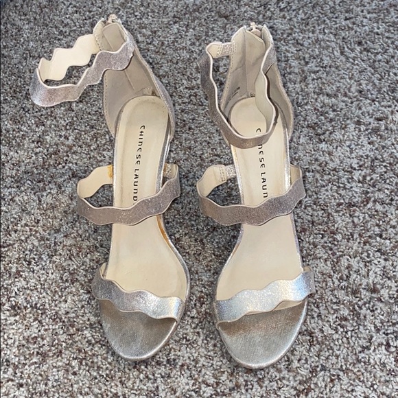 Chinese Laundry Gold Heels - Picture 1 of 2